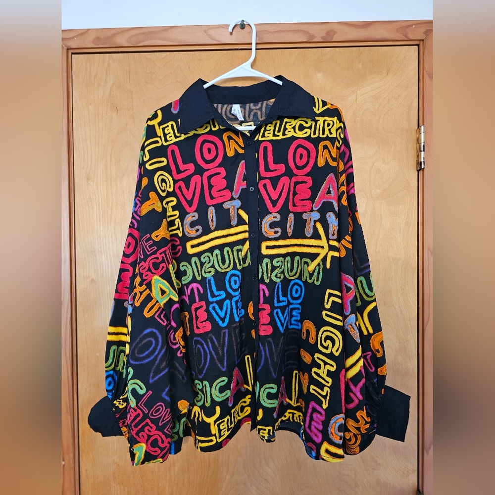 Live 4 Truth • "Graffiti Party" Buttondown Shirt • Size M